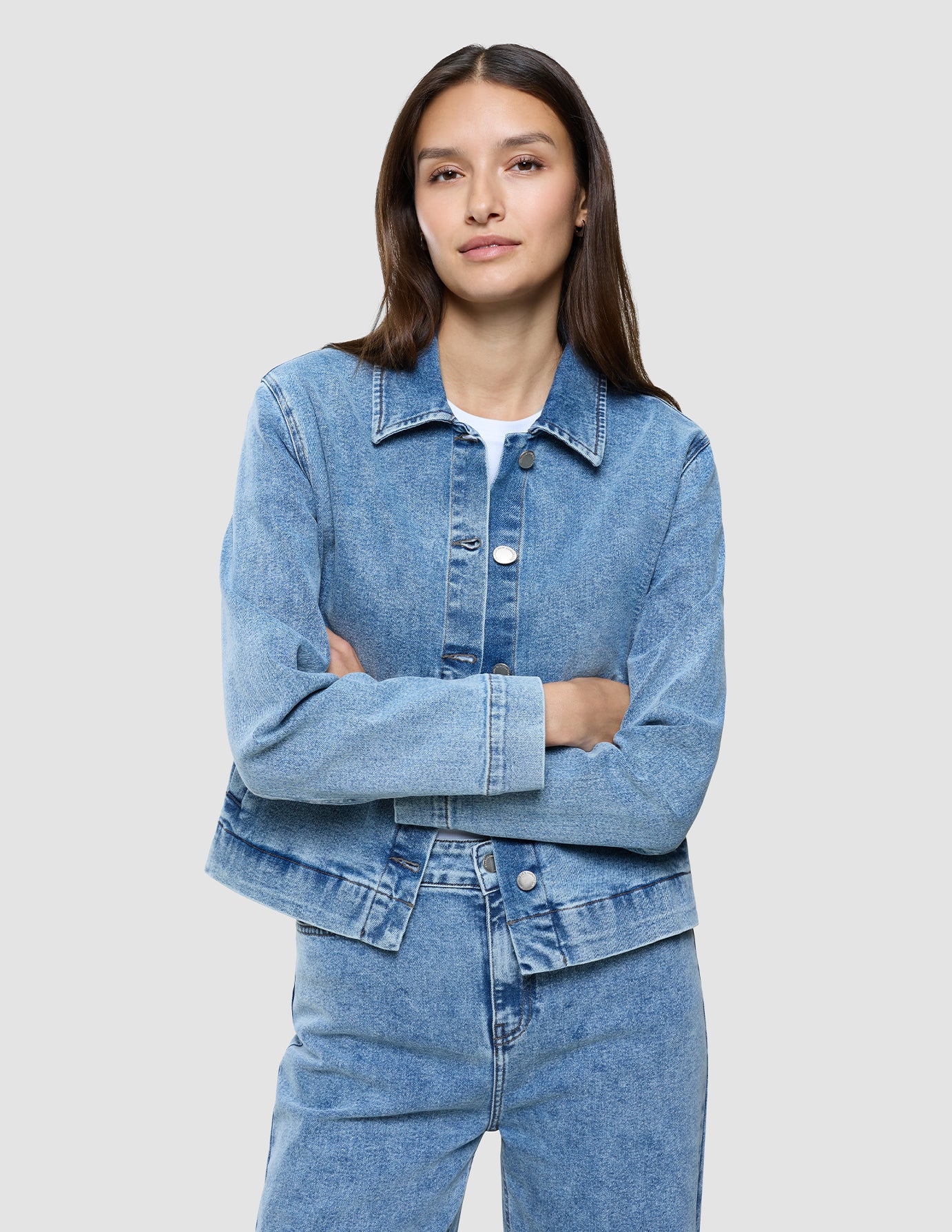 Women's Classic Denim Jacket Snow Blue Wash